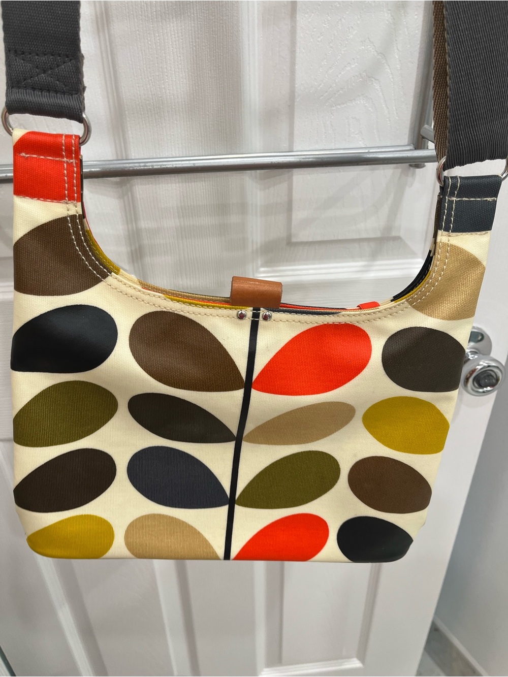 Orla Kiely canvas coated crossbody with signature leaf pattern. EUC! - Picture 3 of 8